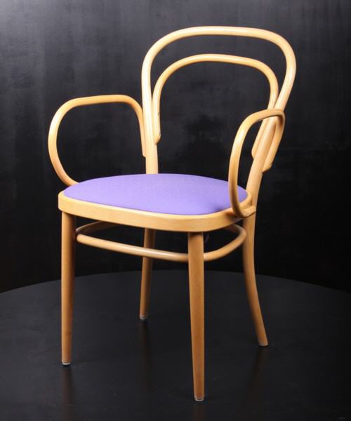 Thonet_215_PF_Sessel_(EMT084)