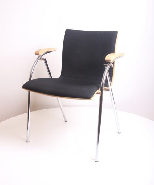 Thonet_Polster_Stuhl_(EMT124)